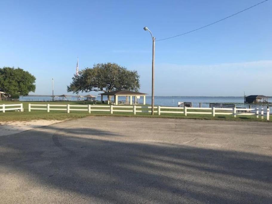 Beautiful Home Across The Street From Lake June! 普莱西德湖 外观 照片